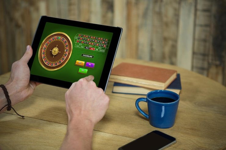 Antarmuka aplikasi mobile cahaya77 menampilkan slot dan permainan kasino langsung